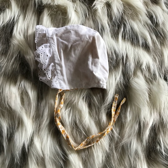 Handmade Ruffle Brim Bonnet - Picture 3 of 3